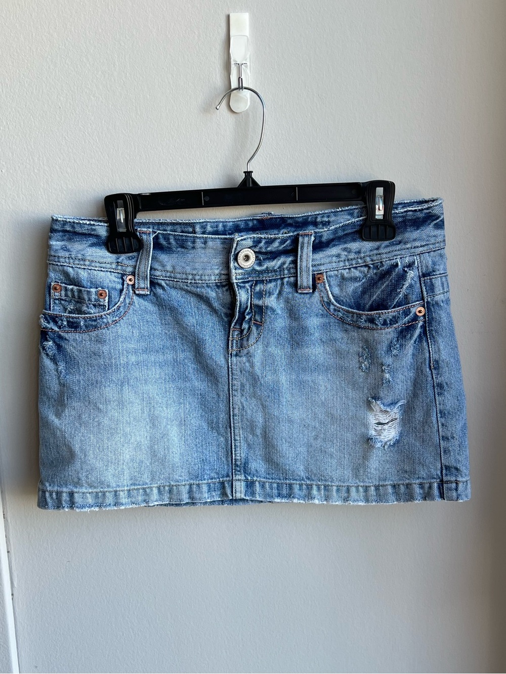 American Eagle Outfitters Light Blue Distressed Denim Mini Skirt 6